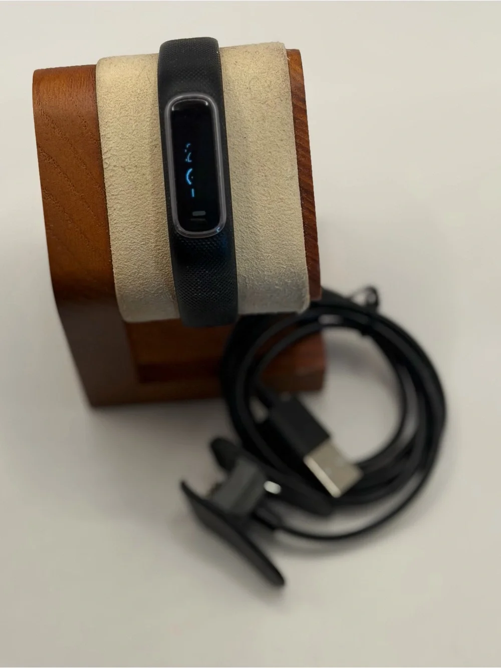 Garmin Vivosmart 4, Tested, Very Good, Charger Included, Smartwatch, Black